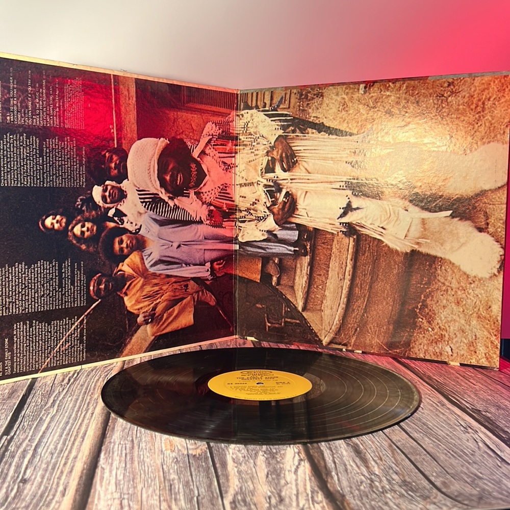 **Sly and the Family Stone - Greatest Hits Vinyl Album (1969) - Vintage** - Picture 4 of 7